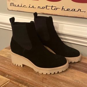 Never worn (Display) Dolce Vita Hasa Onyx Suede Booties